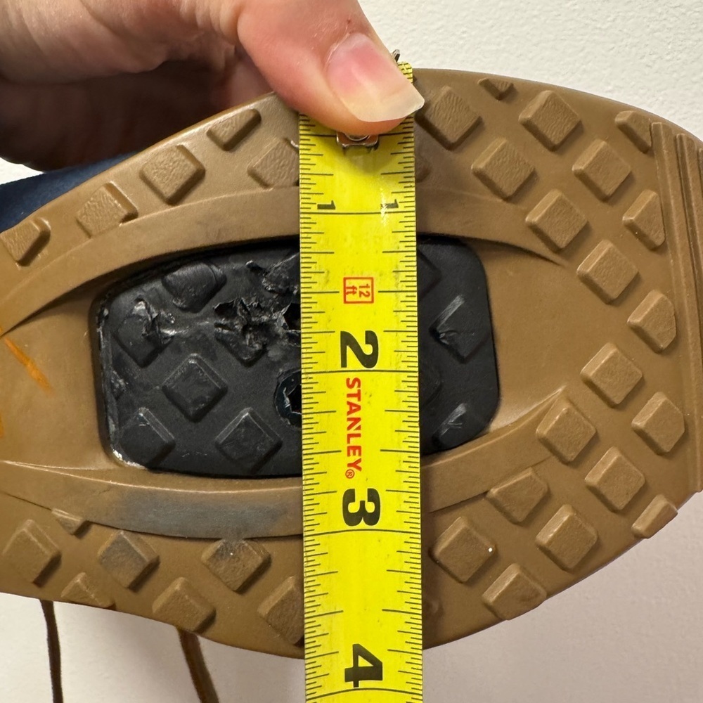 Giro Men's Biking Shoes by Vibram NWOT in Navy and Tan size US 9 - Picture 8 of 8